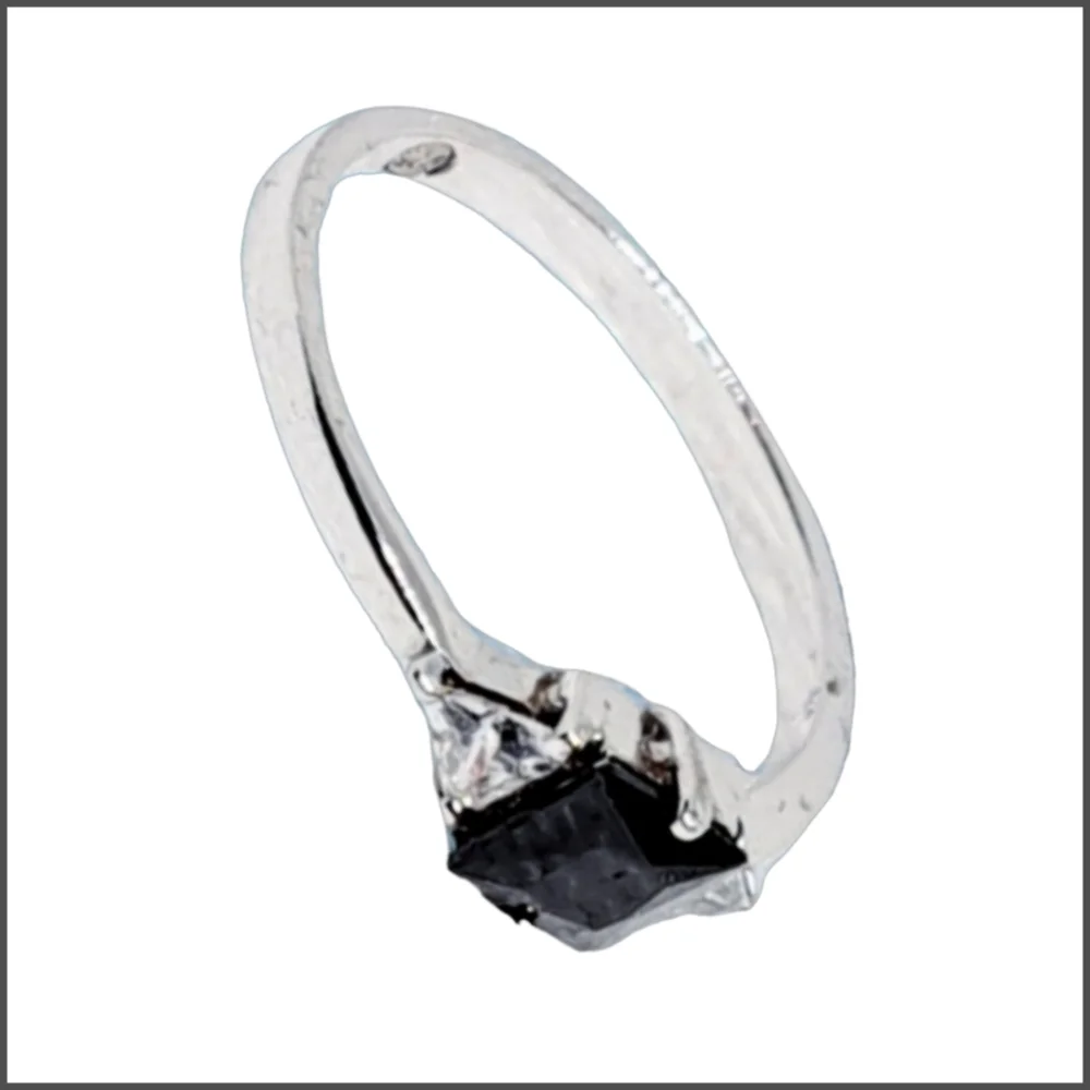 Sterling Silver Ring w/Black CZ Center Stone Size 7 NWOT